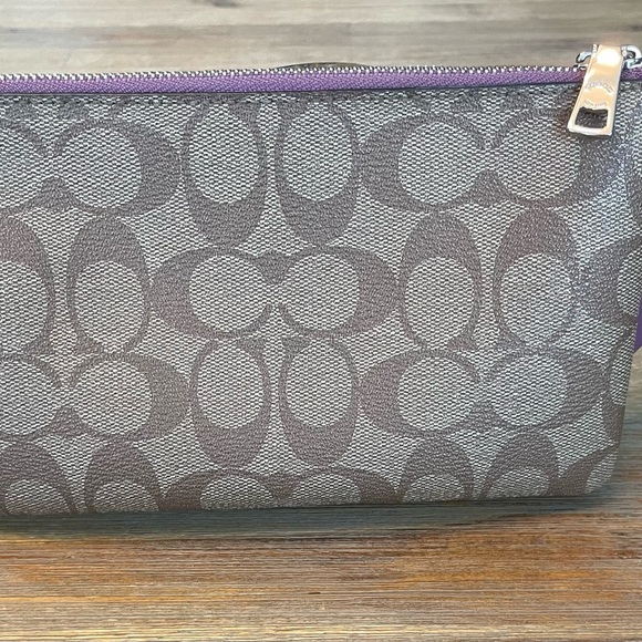 Coach Double Zip wristlet - Picture 2 of 4